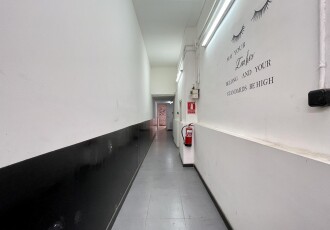 Local comercial – Barcelona 116.00 m2 photoOne