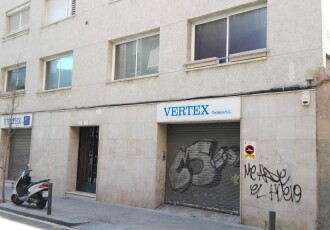 Local comercial – Hospitalet de Llobregat 800.00 m2 photoOne