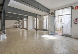 Local comercial – Hospitalet de Llobregat 287.00 m2 photoOne