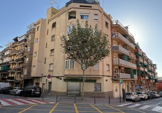 Propietat vertical – Esplugues de Llobregat 590.00 m2 photoOne