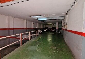 Local comercial – Hospitalet de Llobregat 390.00 m2 photoOne