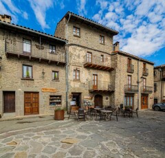 137185294_39f3d092a3cf141accb6b4c0093d335f1