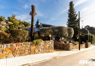 Unifamiliar aïllat – Castellar del Vallès 333.00 m2 photoOne