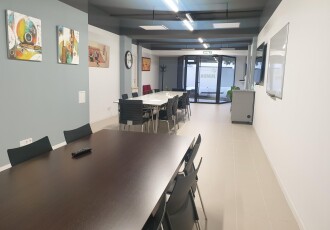 Local comercial – Esplugues de Llobregat 246.00 m2 photoOne
