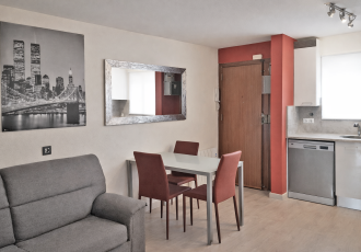 Piso – Hospitalet de Llobregat 56.00 m2 photoOne