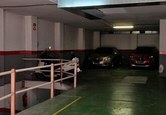 Local comercial – Hospitalet de Llobregat 383.00 m2 photoOne