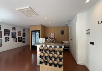 Local comercial – Barcelona 318.00 m2 photoOne